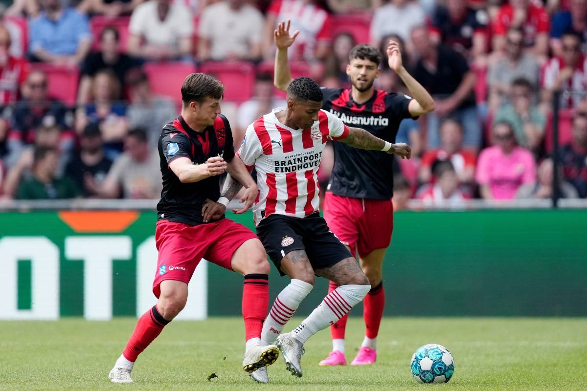 例激励着众 例激励着众